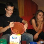 Geschneckte malen Blumentöpfe